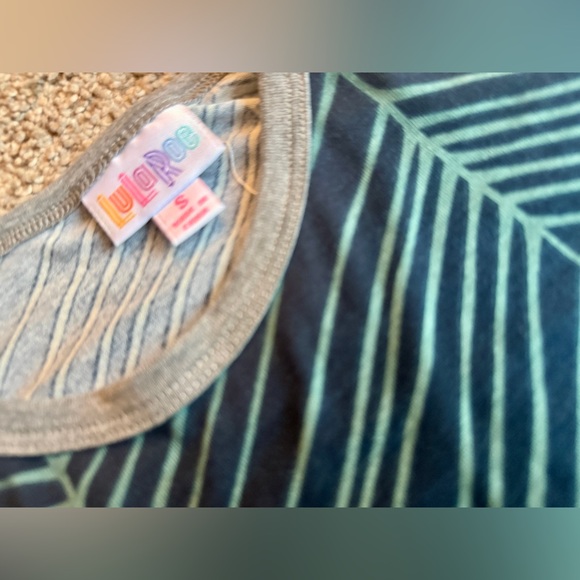 LuLaRoe Randy Top - Picture 2 of 3